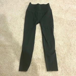 Fabletics High waist SculptKnit Capri